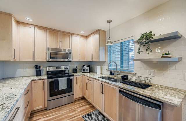 Cozy Furnished Home in Quiet Louisville Neighborhood Gallery 3