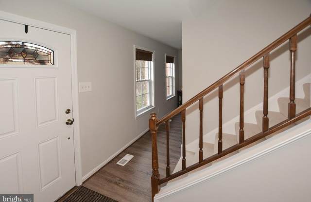 8323 STATIONHOUSE Court Gallery 3