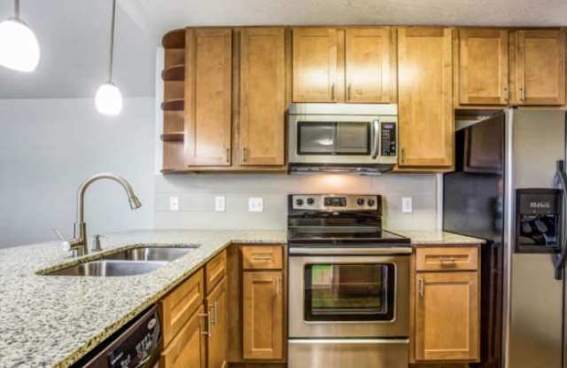 2832 Bartons Bluff Ln Gallery 2