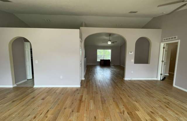 Great Home Great Location - 4 br 2 1/2 bath Gallery 4