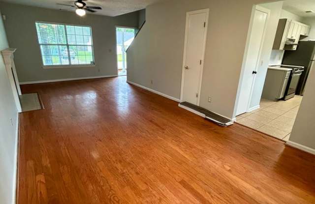 Newly Remodeled 3 Bedroom, 2 bath home with bonus room in Coffee Bluff Area. Gallery 4