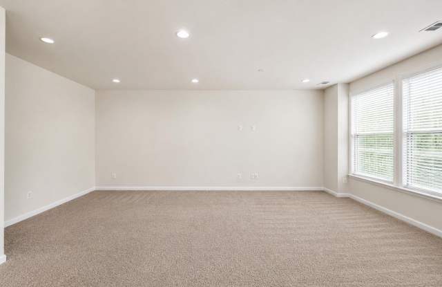 23451 EPPERSON Square Gallery 2