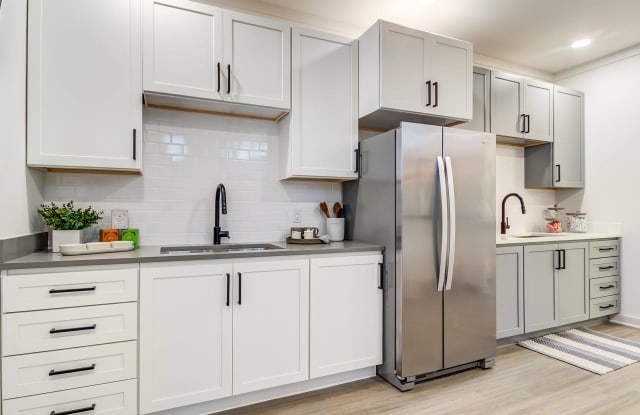 The Collins Luxury Apartments Gallery 4