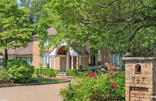 787 Peach Tree Lane photos photos