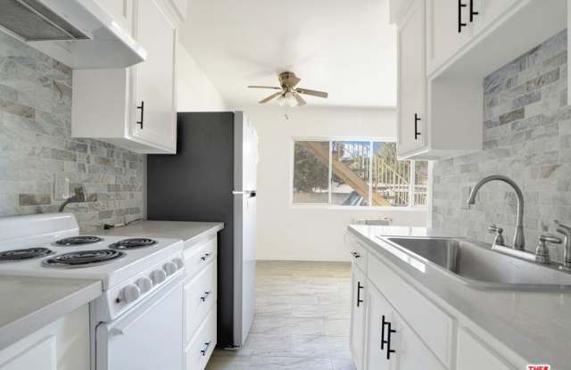 7228 Allott Ave unit: 3 photos photos