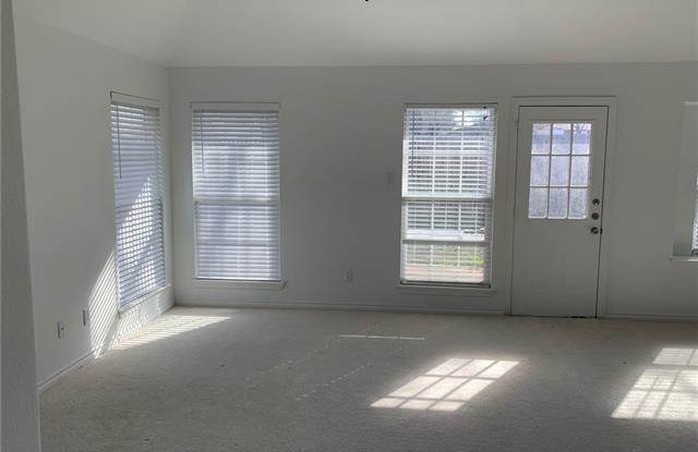 2212 Greendale Court Gallery 4