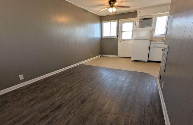 1 Bed 1 Bath | Stockton MO | $725 Month | Close to Lake photos photos
