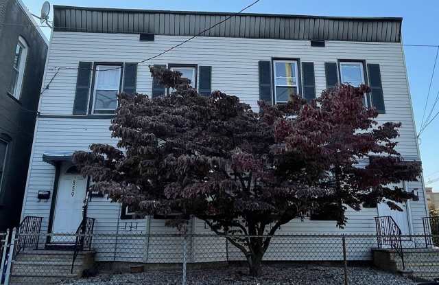 861 7TH ST - 861 7th Street, Secaucus, NJ 07094