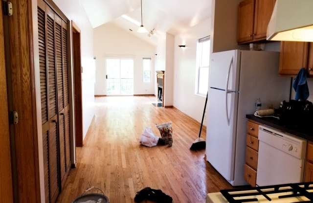 1453 North Talman Avenue Gallery 4
