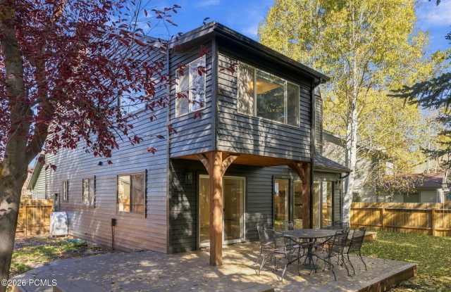 1327 W Quail Meadows Road Gallery 3