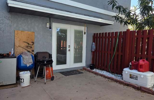 4 Crossings Circle unit: B - 4 North Crossings Circle, Boynton Beach, FL 33435