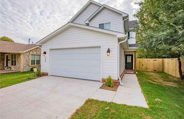 715 N Mount Olive Street photos photos
