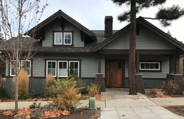 Gorgeous 3x2 in NW Bend w/ a double-car garage and island kitchen photos photos Gorgeous 3x2 in NW Bend w/ a double-car garage and island kitchen photos photos
