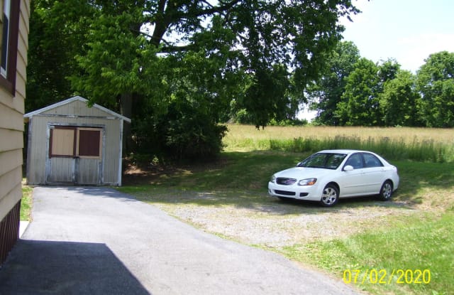 468 MIDDLETOWN ROAD Gallery 3
