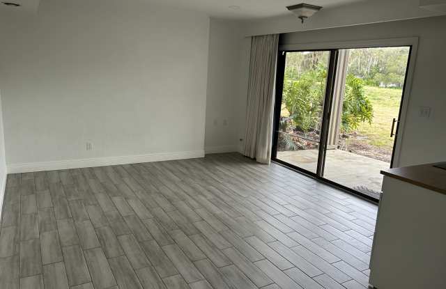 830 Pinewood Ct Gallery 2