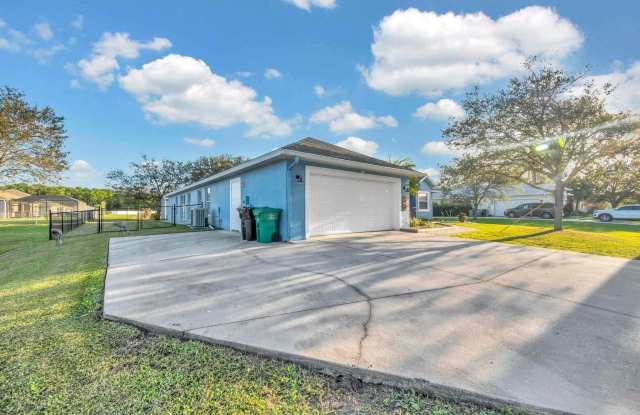 5464 NW Milner Drive Gallery 3