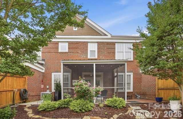 19512 Topgallant Drive Gallery 4