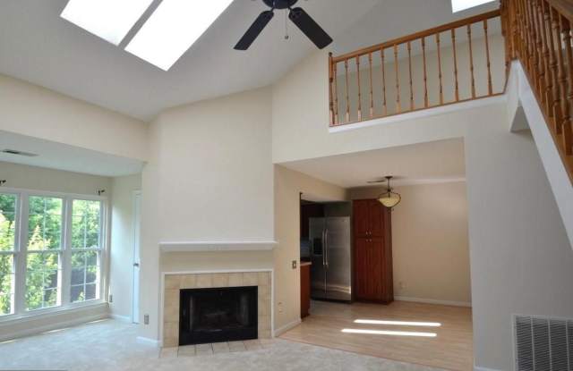 12000 GOLF RIDGE CT #302 Gallery 2