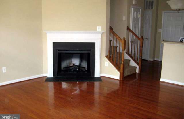 19263 WINMEADE Drive Gallery 3
