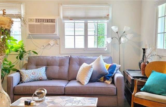 2335 Hemlock Lane N Gallery 4