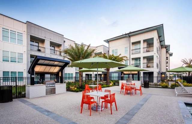 Sawgrass Point Gallery 3
