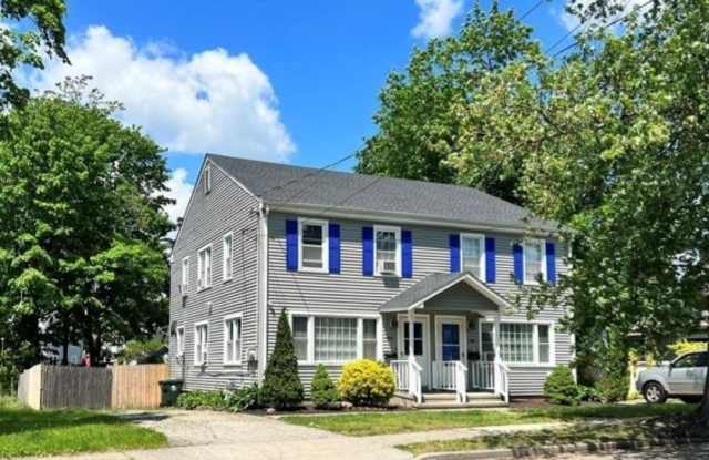 1081 Brooklawn Avenue Gallery 1