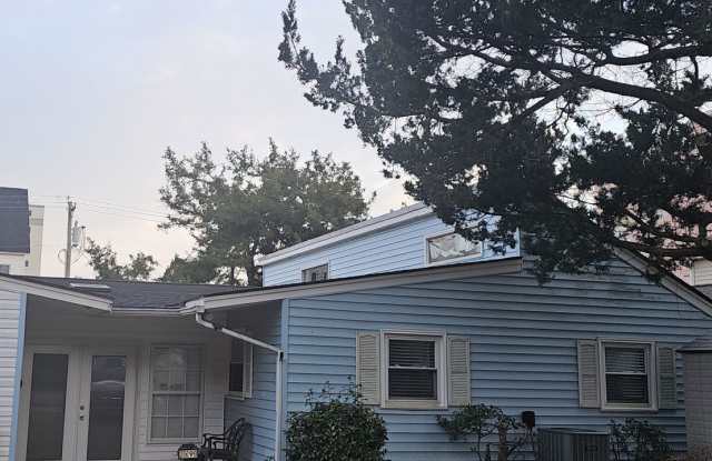 Two blocks from the beach! photos photos Two blocks from the beach! photos photos