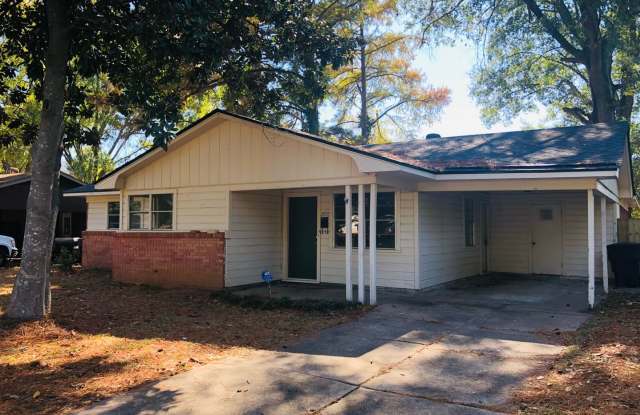 Southern Hills and updated!! - 2655 Hoyte Drive, Shreveport, LA 71118