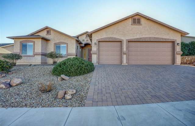 3 Bedroom + Den, 2 Bath, 3 Car Garage Home for Rent in Granville! - 4103 North Pembroke Street, Prescott Valley, AZ 86314