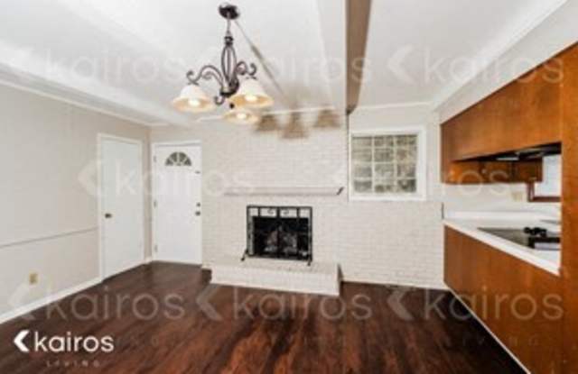 2017 Thunderbird St NW Gallery 4