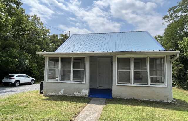 312 W Moler Avenue Gallery 2