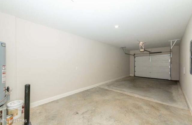 814 McCammon Avenue Gallery 3