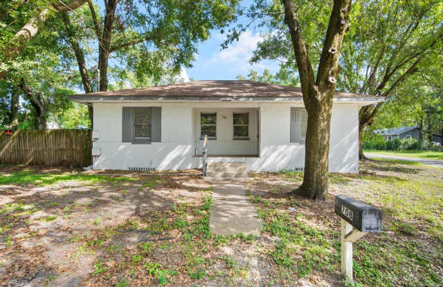 Charming 2×2 Single-Family Home – No Pets, THA Welcome photos photos