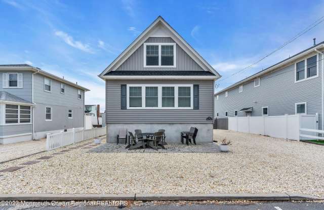 24 Virginia Avenue Gallery 2