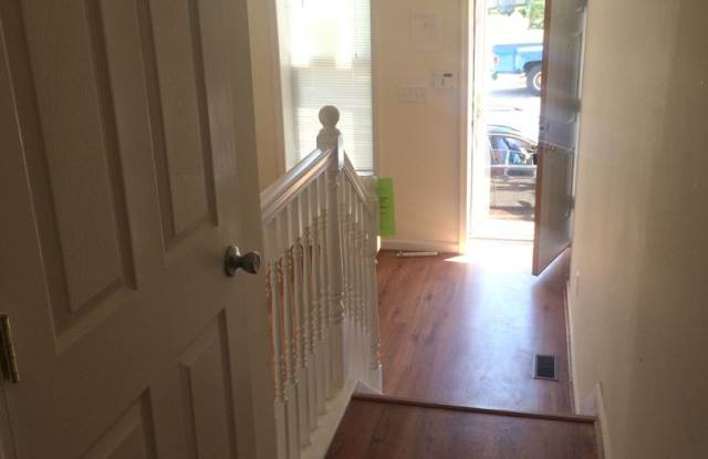 Amazing 3 Floor Row Home!!! Gallery 3