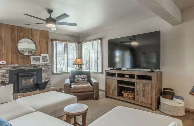 2 Arrowhead Dr Unit 25 photos photos