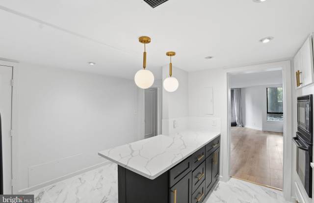 1099 22ND Street NW Gallery 3