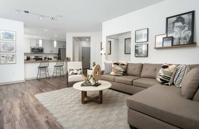 Mira Bella Apartments San Diego Gallery 3