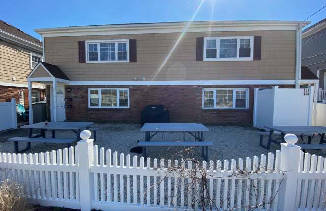 703 SW Central Avenue unit: 105 photos photos