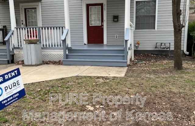 429 E 63rd Terrace photos photos