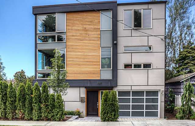 3Bd/3.5Ba Seattle Townhome Gallery 1