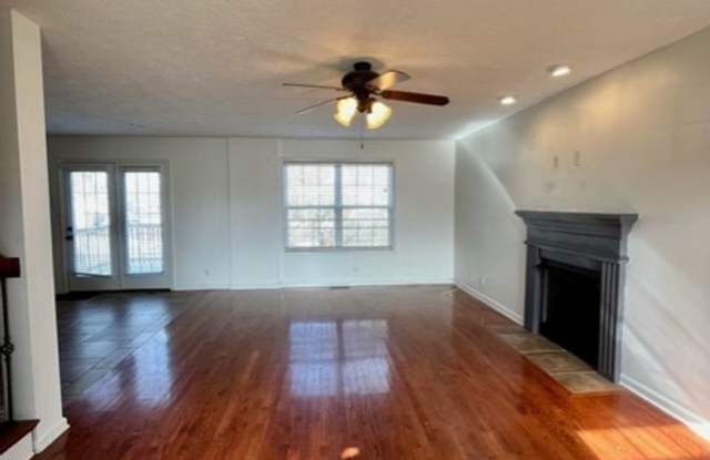 Spacious 3-Bedroom Home with Bonus Room & 3 Full Bathrooms Gallery 3