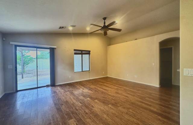 1702 S PINTO Drive Gallery 4