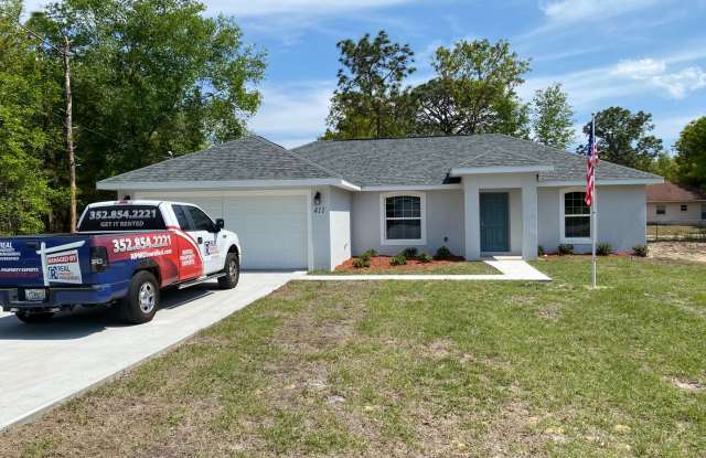 NOT AVAILABLE FOR SHOWING OR MOVE IN UNTIL AUGUST 15TH 2026!! Custom Home - Desirable SE Ocala Neighborhood 3/2/2 **Won't Last** photos photos