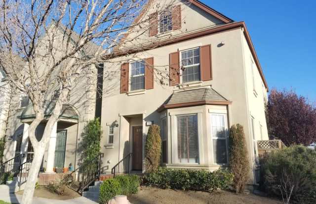 Beautiful Creekbridge home available in King City! - 351 Soberanes Street, King City, CA 93930