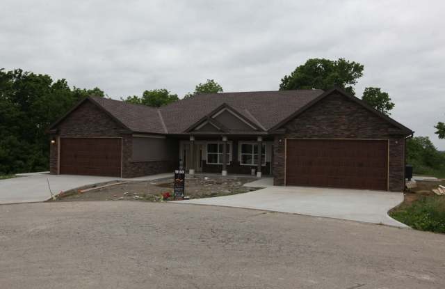 3 Bedroom, 2 Bathroom Townhouse in Savannah School District - 11649 Ridgeway Court, Andrew County, MO 64505 3 Bedroom, 2 Bathroom Townhouse in Savannah School District - 11649 Ridgeway Court, Andrew County, MO 64505