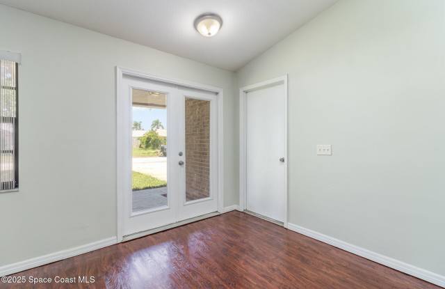 841 Raintree Avenue Gallery 4