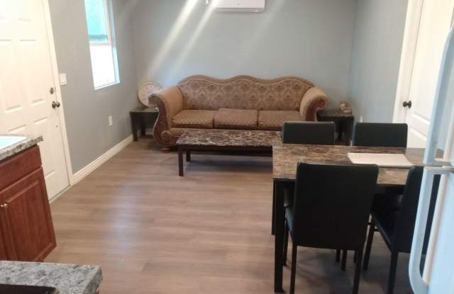 Charming 2BR House in Rosamond photos photos