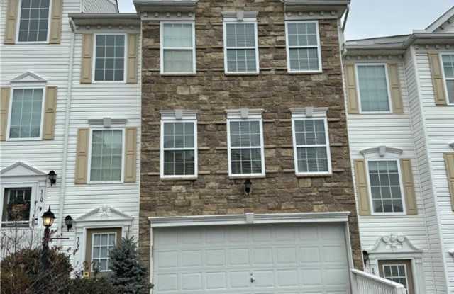 308 Blake Ct - 308 Blake Court, Carnot-Moon, PA 15108