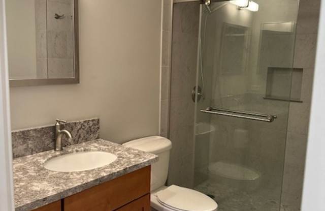 Penthouse in Wailuku secured building photos photos